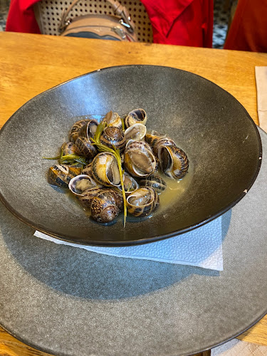 Μεράστρι - Γαστρονομία και φιλοξενία