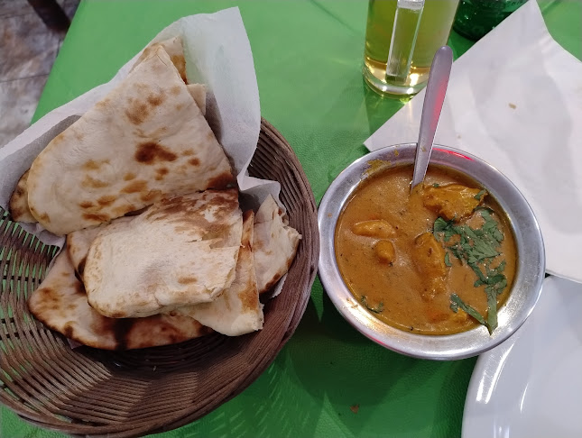 Kebab & Curry Indian Restaurant - Πειραιάς