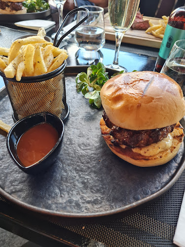 Opinii despre Dioskouri Food & Mood în Νέο Ψυχικό - Γαστρονομία και φιλοξενία