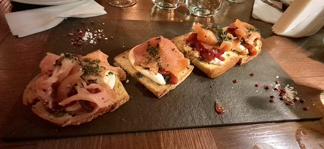 Αγγέλου Μεταξά 11, Πειραιάς 185 34