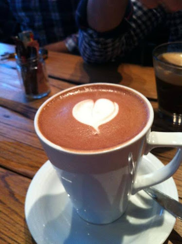 Λεωφ. Μεσογείων 234, Χολαργός 155 61