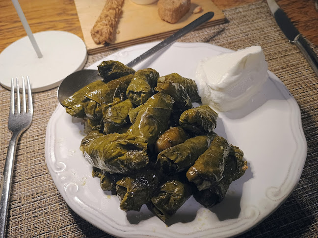 Μεράστρι - Γαστρονομία και φιλοξενία