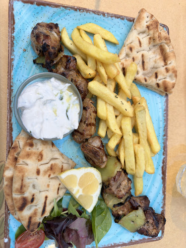 Opinii despre Hellinikon - Traditional Fish Tavern with Live Music | Skiathos în Σκιάθος - Γαστρονομία και φιλοξενία