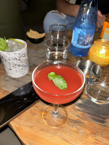 Στάδιο ειρήνης και φιλίας, Πειραιάς 185 33