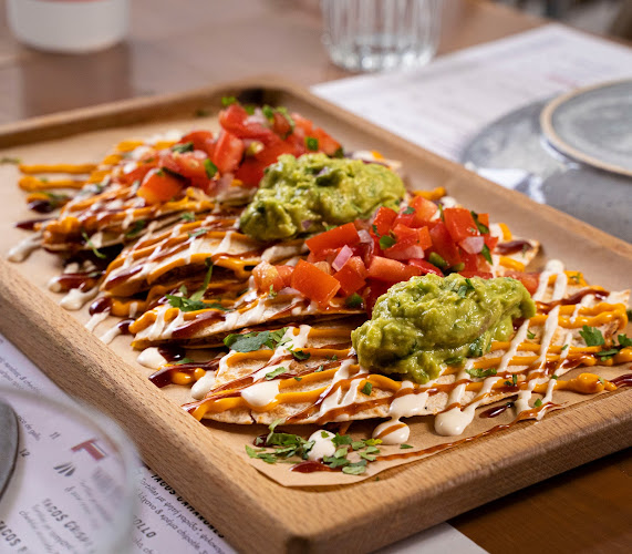 Mamacita - Taquería y Coctelería - Γαστρονομία και φιλοξενία