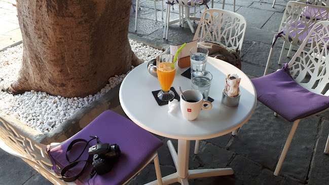 People & People - Ρόδος