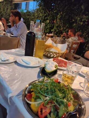 ΤΡΥΠΑΣ - Γαστρονομία και φιλοξενία