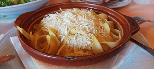 Απόκεντρο - Γαστρονομία και φιλοξενία