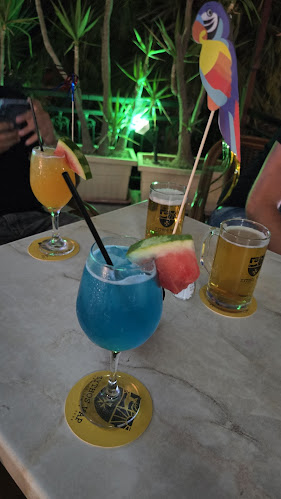 Medousa Restaurant and Sports Bar - Φαληράκι