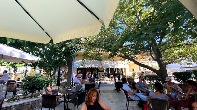 Comentarii opinii despre Καφενεῖον «Ὁ Ἀποστόλης»