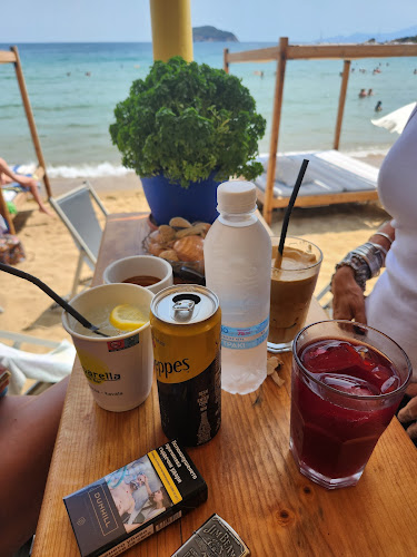 Opinii despre Barbarella Beach Bar în Νέα Ηρακλείτσα - Γαστρονομία και φιλοξενία