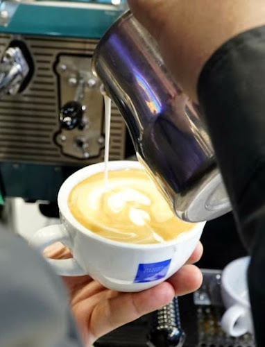 Πλ. Αθανασίου Καρύλλου 7, Νέα Σμύρνη 171 21