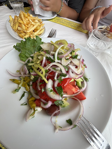 "Τα αδέρφια" Κοτόπουλα στα κάρβουνα - Γαστρονομία και φιλοξενία