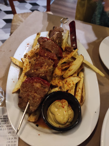 Comentarii opinii despre Μάμρα Ρακομπυραρείον