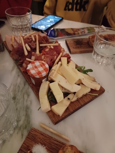 TORTUGA ArtCafè Winebar Gallery - Γαστρονομία και φιλοξενία