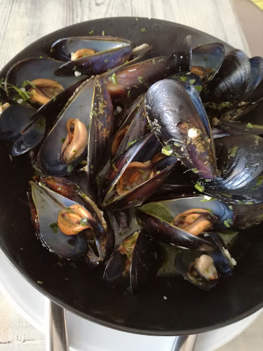 Su e Giu - Γαστρονομία και φιλοξενία