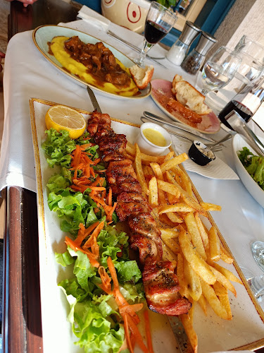 στα ριζά - Γαστρονομία και φιλοξενία