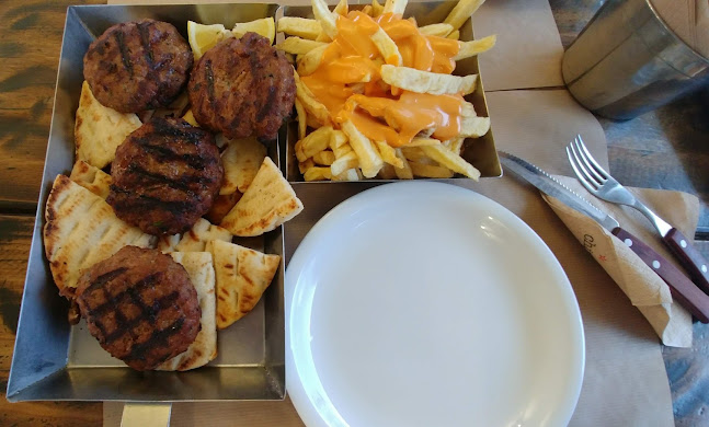 Chirping Chicken - Γαστρονομία και φιλοξενία