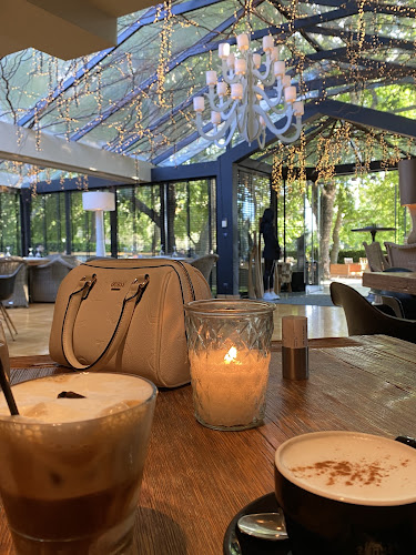 Πλ. Κωνσταντίνου Καραμανλή 349, Κηφισιά 145 63