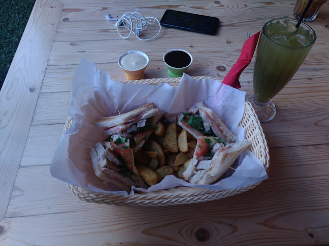 Opinii despre PLAyCE în Αθήνα - Γαστρονομία και φιλοξενία