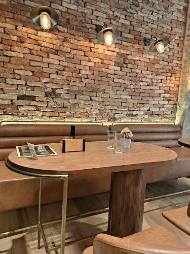 Raw Street Burger - Larisa - Λάρισα