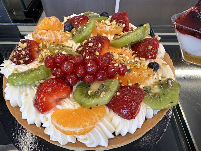 Εθνάρχου Μακαρίου 32, Παλούκια 189 00