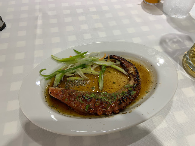 Το Νησάκι - Γαστρονομία και φιλοξενία