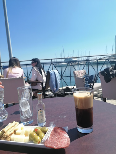 Opinii despre Palmera All Day Bar în Λαύριο - Γαστρονομία και φιλοξενία