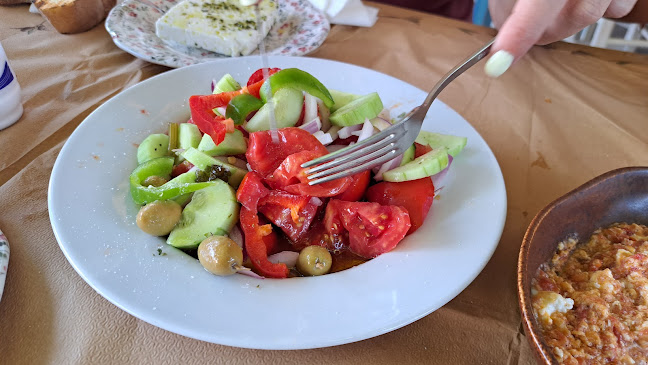 Κάτι Ψένεται