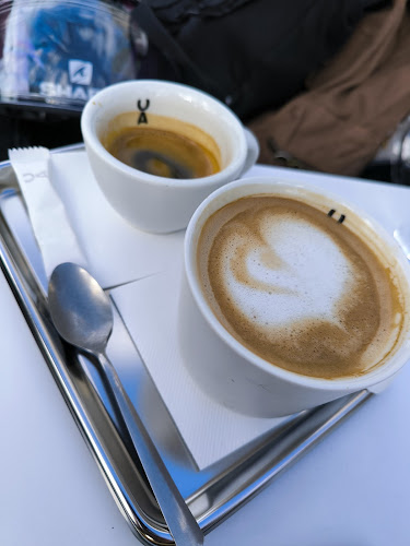 Πλ. Αγίας Ειρήνης 4, Αθήνα 105 60