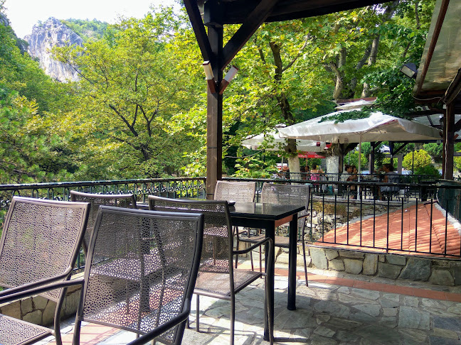 Εστιατόριο Λουτρων - Λουτρά Λουτρακίου