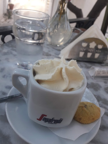 Comentarii opinii despre Cafe Symposium Paros