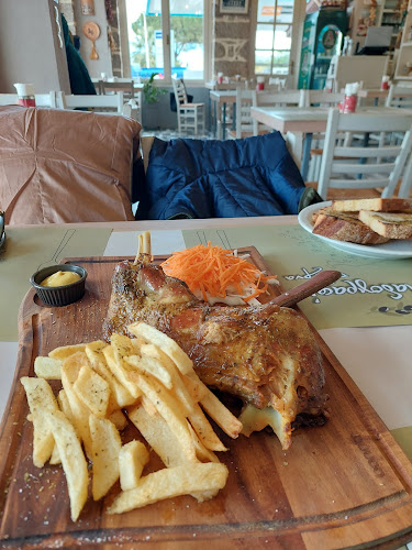 Λεωφ. Σαλώνων 34, Άμφισσα 331 00