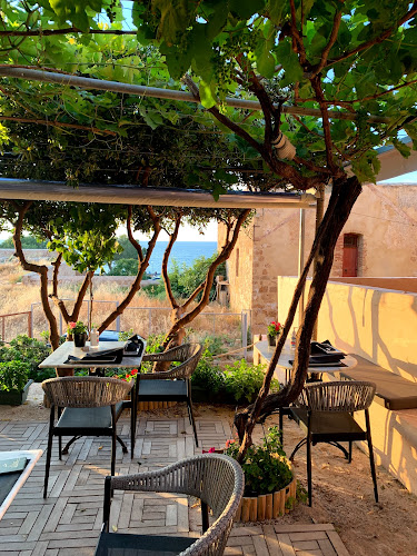 Opinii despre Οινόα în Χανιά - Γαστρονομία και φιλοξενία