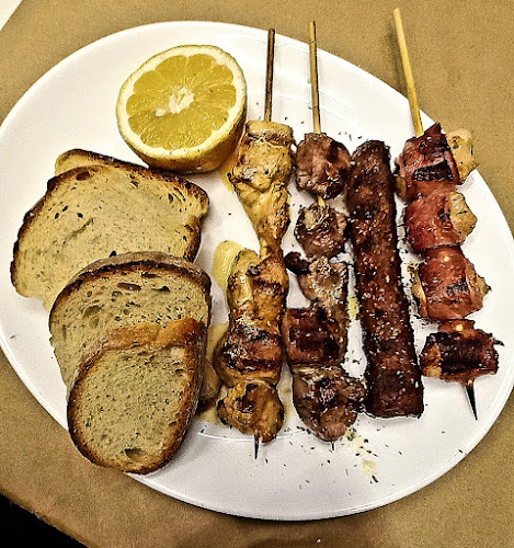 Ψητοπωλείο - Ο Γύρος Της Πλατείας - Αργοστόλι - Γαστρονομία και φιλοξενία