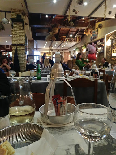 Πλ. Αγίας Τριάδας, Πεντέλη 152 36