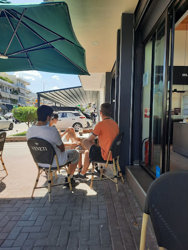 ΦΟΥΡΝΟΣ ΒΕΝΕΤΗ FOOD HALL | Αργυρούπολη - Αθήνα