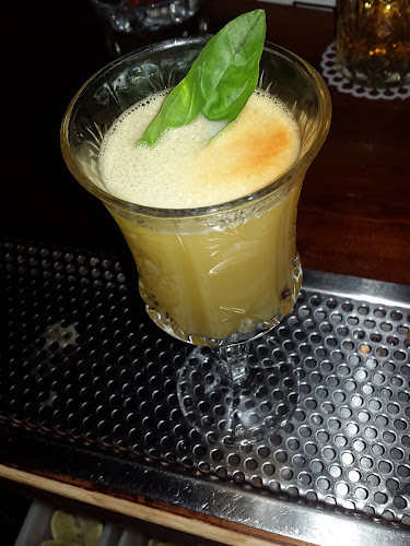 Επί της Δεξαμενής - Αθήνα