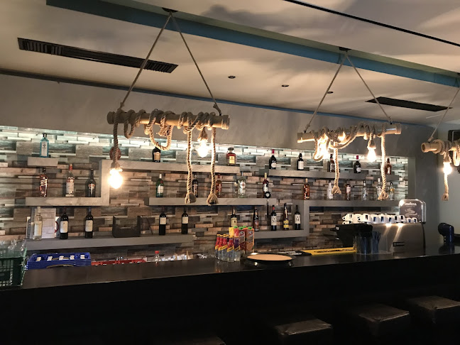 3 Rivers-Σύγχρονο Καφενείο