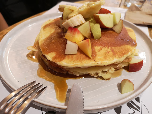 Κομνηνάκη 7, Μυτιλήνη 811 00