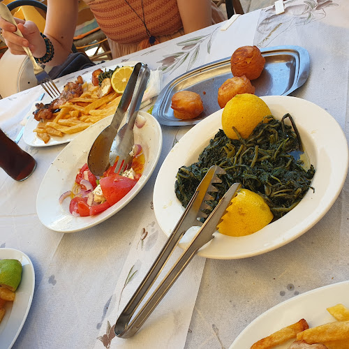 Τα Πλατάνια - Φυλή