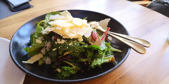 Comentarii opinii despre Βρεγμένη Γάτα