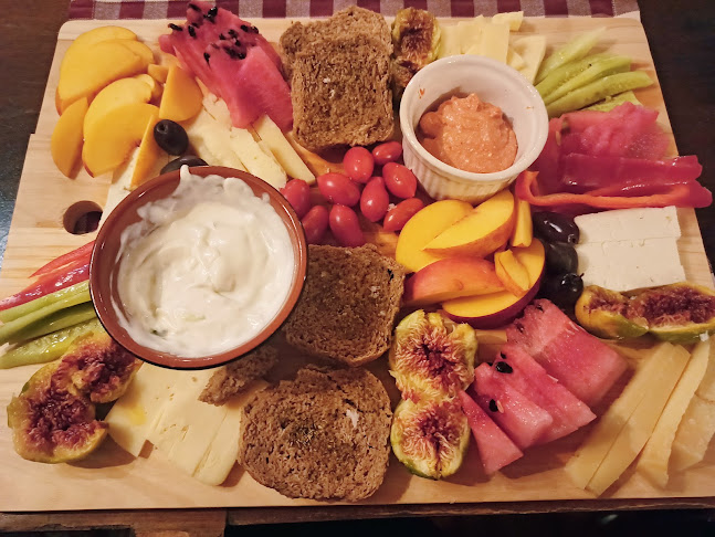 Opinii despre Tavern Ifigeneia în Αλιστράτη - Γαστρονομία και φιλοξενία