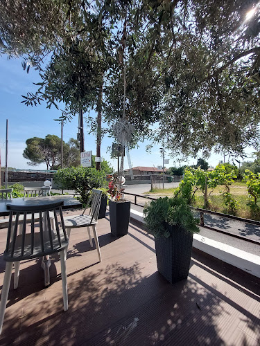 Opinii despre Johnny's pool cafe& Restaurant în Βουρβουρού - Γαστρονομία και φιλοξενία