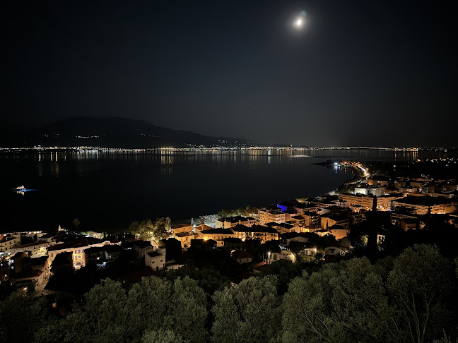 Comentarii opinii despre Castello cafe