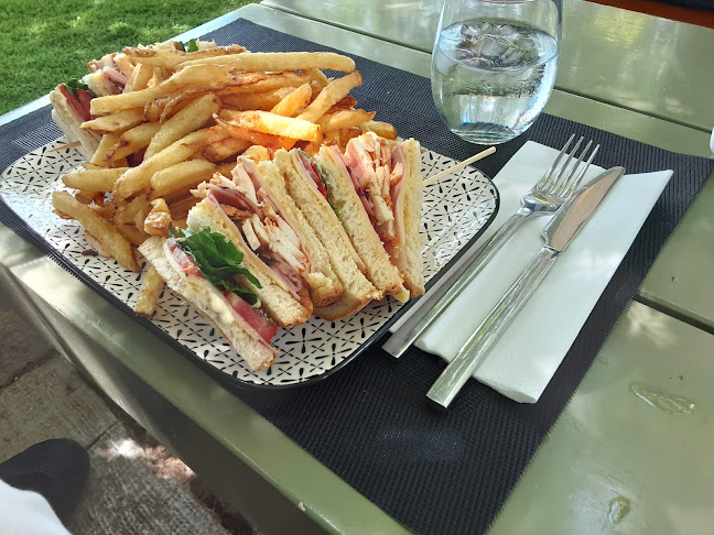 Πλ. Κωνσταντίνου Καραμανλή 349, Κηφισιά 145 63