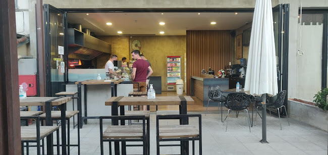 Opinii despre Pizza House în Ελεούσα - Γαστρονομία και φιλοξενία