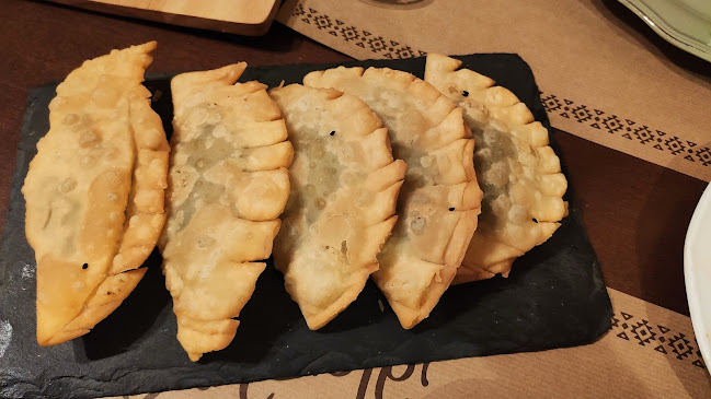 Μεράστρι - Γαστρονομία και φιλοξενία