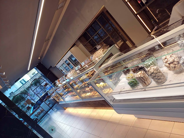 Πραλίνα Ζαχαροπλαστείο Καλαμάτα - Γαστρονομία και φιλοξενία