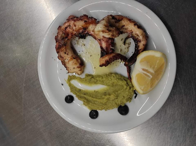 Αέροινον - Γαστρονομία και φιλοξενία